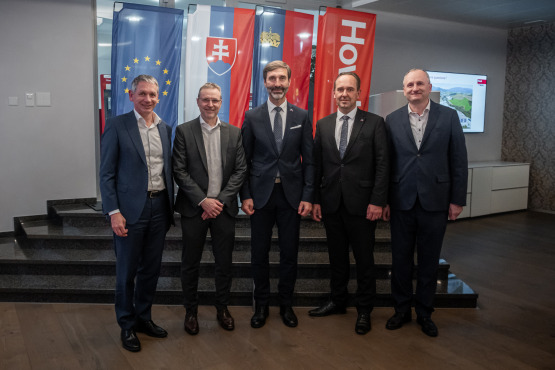 Hoval_Gruppenfoto.jpg