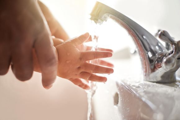 Eau de service hygiénique pour les salles de bains et les cuisines